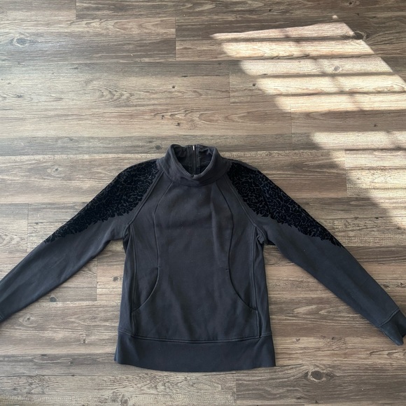 Vintage lululemon Scuba Turtleneck - Picture 1 of 6